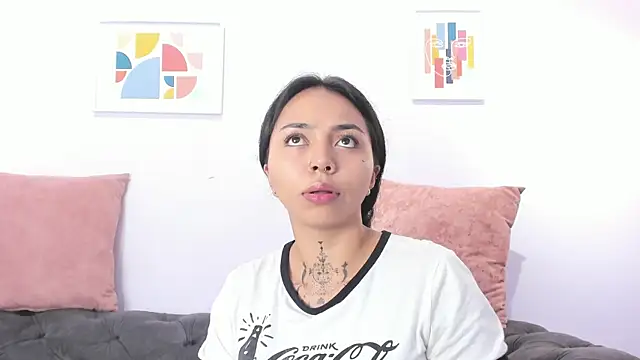 Snapshot of miss_soffi_ chatting on January 17, 2025, 12:10 pm miss soffi  online show from January 17, 2025, 12:10 pm