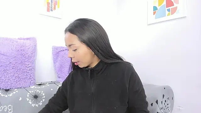 Snapshot of miss_soffi_ chatting on October 16, 2025, 12:24 pm miss soffi  online show from October 16, 2025, 12:24 pm