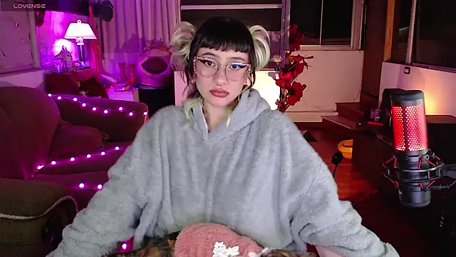 Snapshot of Aquamarinebubble chatting on December 4, 2024, 4:15 am Aquamarinebubble online show from December 4, 2024, 4:15 am