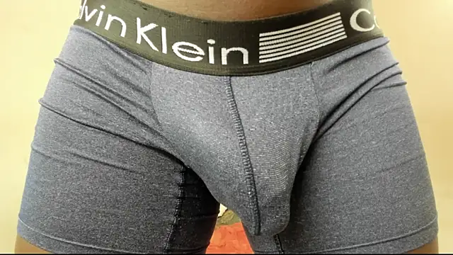 Snapshot of Black_Master19cm chatting on September 24, 2025, 9:43 pm Black Master19cm online show from September 24, 2025, 9:43 pm