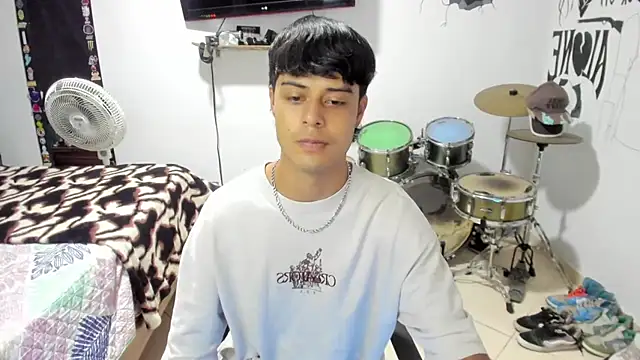 Snapshot of Zack_falcon chatting on October 20, 2025, 2:46 am Zack falcon online show from October 20, 2025, 2:46 am