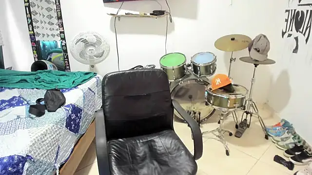 Snapshot of Zack_falcon chatting on March 14, 2025, 8:49 pm Zack falcon online show from March 14, 2025, 8:49 pm