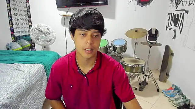 Snapshot of Zack_falcon chatting on February 25, 2025, 10:53 pm Zack falcon online show from February 25, 2025, 10:53 pm