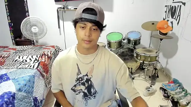 Snapshot of Zack_falcon chatting on September 11, 2025, 3:28 am Zack falcon online show from September 11, 2025, 3:28 am