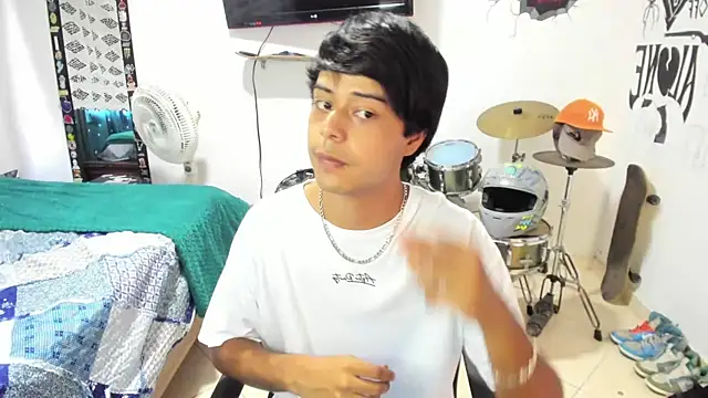 Snapshot of Zack_falcon chatting on March 4, 2025, 8:49 pm Zack falcon online show from March 4, 2025, 8:49 pm