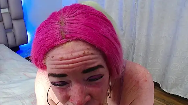 Kittywhiteass online show from November 26, 2025, 4:23 am