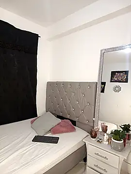 AmandaNordby  online show from February 15, 2026, 10:03 am