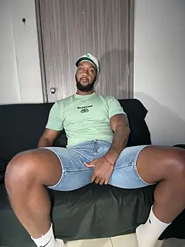 Snapshot of blackdrey18 chatting on March 22, 2026, 9:33 am blackdrey18 online show from March 22, 2026, 9:33 am