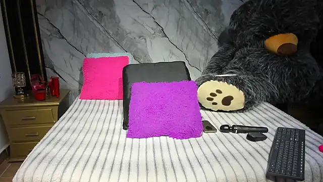 Snapshot of Niyirey1 chatting on December 2, 2025, 12:29 pm Niyirey1 online show from December 2, 2025, 12:29 pm