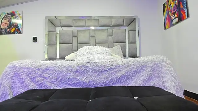 Snapshot of Candy_And_Andy_ chatting on October 25, 2025, 12:32 am Candy And Andy online show from October 25, 2025, 12:32 am