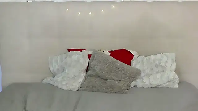 PetersEmily online show from February 7, 2025, 9:04 pm