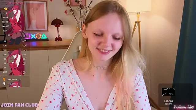 Snapshot of evangel1ne chatting on November 21, 2025, 9:47 pm evangel1ne online show from November 21, 2025, 9:47 pm