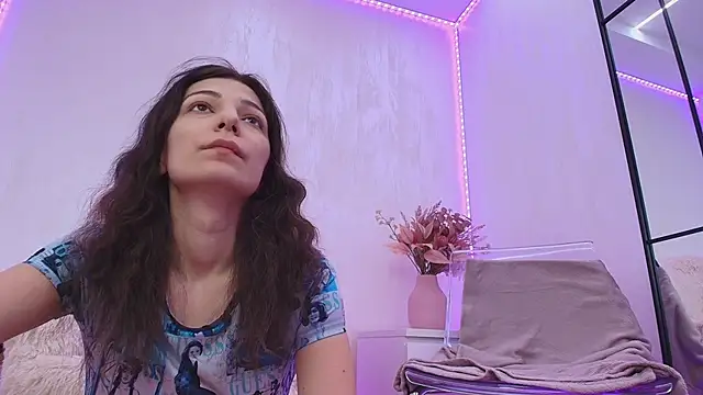 Snapshot of Anna_Lewis chatting on April 8, 2026, 6:59 am Anna Lewis online show from April 8, 2026, 6:59 am