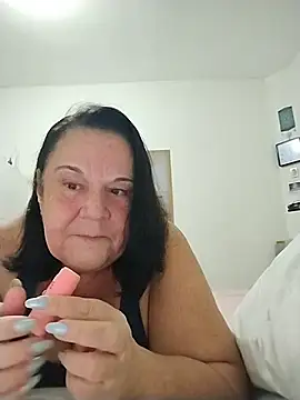 Snapshot of Yaya_Mineira chatting on May 15, 2026, 1:03 am Yaya Mineira online show from May 15, 2026, 1:03 am