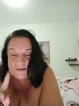Snapshot of Yaya_Mineira chatting on May 24, 2026, 7:58 pm Yaya Mineira online show from May 24, 2026, 7:58 pm