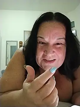 Snapshot of Yaya_Mineira chatting on May 7, 2026, 2:27 am Yaya Mineira online show from May 7, 2026, 2:27 am
