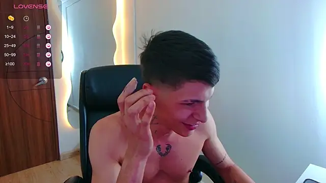 Snapshot of harrisoncuper chatting on February 4, 2025, 11:38 pm harrisoncuper online show from February 4, 2025, 11:38 pm