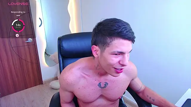 Snapshot of harrisoncuper chatting on October 1, 2025, 10:13 pm harrisoncuper online show from October 1, 2025, 10:13 pm