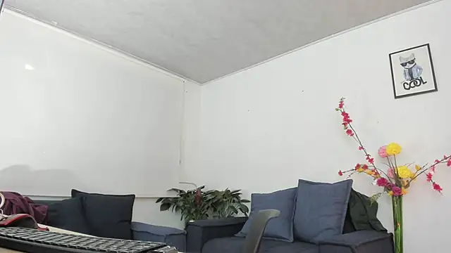 Snapshot of alicia_rouusel chatting on November 5, 2025, 12:36 am alicia rouusel online show from November 5, 2025, 12:36 am