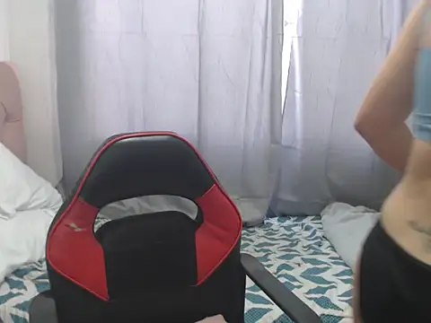 annie 21  online show from November 7, 2025, 2:43 pm