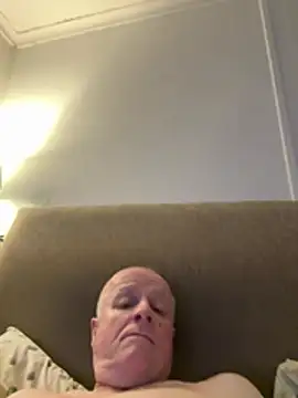 Snapshot of locallad88 chatting on July 13, 2026, 8:41 pm locallad88 online show from July 13, 2026, 8:41 pm