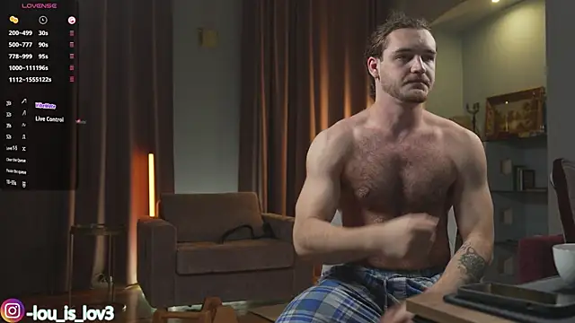 Snapshot of Louis_Karlos chatting on October 25, 2025, 3:49 am Louis Karlos online show from October 25, 2025, 3:49 am