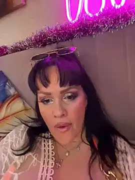 Snapshot of Lolaley2 chatting on February 15, 2026, 1:32 pm Lolaley2 online show from February 15, 2026, 1:32 pm