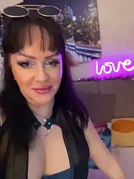 Snapshot of Lolaley2 chatting on December 21, 2025, 9:22 am Lolaley2 online show from December 21, 2025, 9:22 am