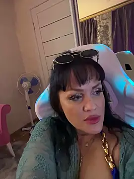 Snapshot of Lolaley2 chatting on February 9, 2026, 3:21 pm Lolaley2 online show from February 9, 2026, 3:21 pm