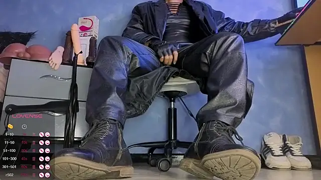 TomLover 12 online show from April 7, 2026, 11:34 am