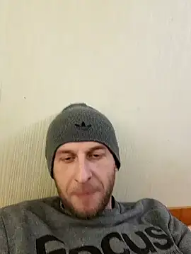 Snapshot of Super4len20 chatting on October 6, 2025, 5:57 pm Super4len20 online show from October 6, 2025, 5:57 pm