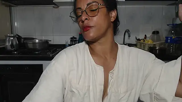 kateleyagrey online show from December 17, 2025, 7:52 pm