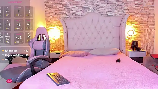 Snapshot of Lucia-sex chatting on March 4, 2025, 8:05 pm Lucia-sex online show from March 4, 2025, 8:05 pm