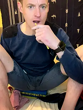 Snapshot of londonfuckwhore1 chatting on November 30, 2025, 10:32 pm londonfuckwhore1 online show from November 30, 2025, 10:32 pm