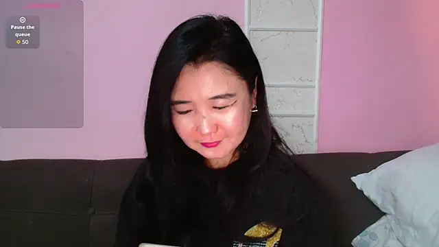 Snapshot of Bet_Lu chatting on October 24, 2025, 3:27 am Bet Lu online show from October 24, 2025, 3:27 am