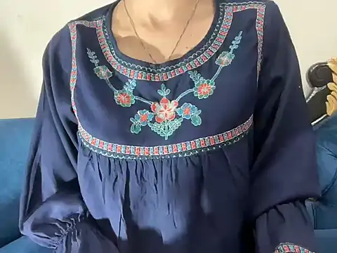 Snapshot of Minal_07 chatting on December 4, 2025, 4:06 pm Minal 07 online show from December 4, 2025, 4:06 pm