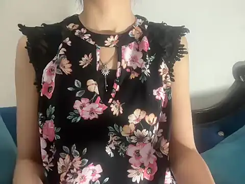 Snapshot of Minal_07 chatting on April 17, 2026, 6:00 pm Minal 07 online show from April 17, 2026, 6:00 pm