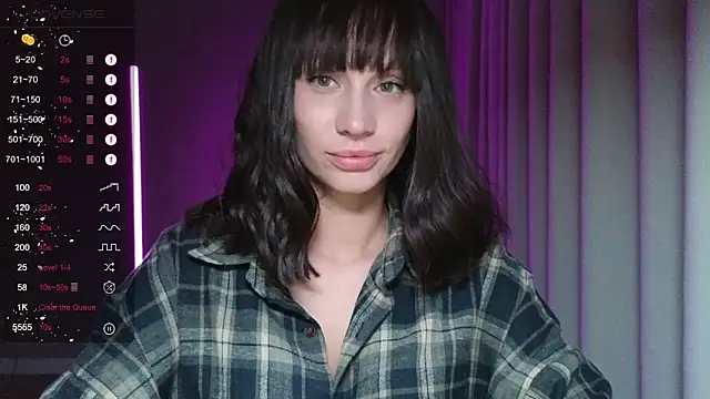 Snapshot of Alice_Wonders chatting on October 13, 2025, 7:59 pm Alice Wonders online show from October 13, 2025, 7:59 pm