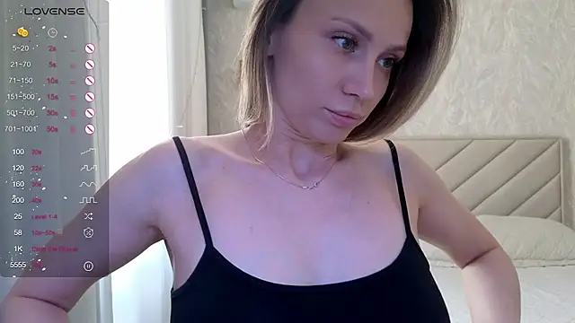 Snapshot of Alice_Wonders chatting on March 6, 2026, 6:19 am Alice Wonders online show from March 6, 2026, 6:19 am