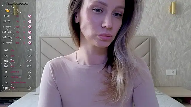 Snapshot of Alice_Wonders chatting on March 13, 2026, 6:40 am Alice Wonders online show from March 13, 2026, 6:40 am