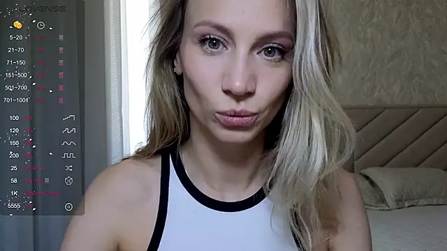Snapshot of Alice_Wonders chatting on May 12, 2026, 6:43 am Alice Wonders online show from May 12, 2026, 6:43 am