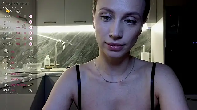 Snapshot of Alice_Wonders chatting on March 28, 2026, 7:15 pm Alice Wonders online show from March 28, 2026, 7:15 pm