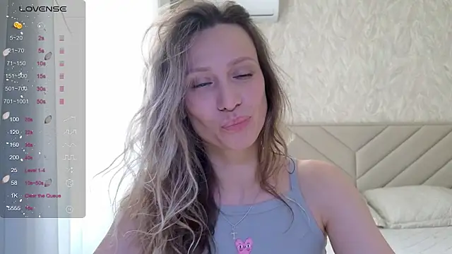 Snapshot of Alice_Wonders chatting on March 16, 2026, 6:28 am Alice Wonders online show from March 16, 2026, 6:28 am