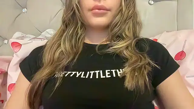 Snapshot of Lillymariee chatting on February 7, 2025, 4:46 pm Lillymariee online show from February 7, 2025, 4:46 pm