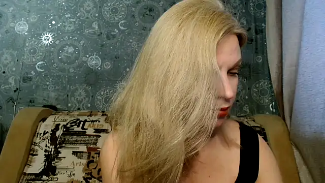 Snapshot of BlondeFox chatting on November 7, 2025, 2:27 am BlondeFox online show from November 7, 2025, 2:27 am