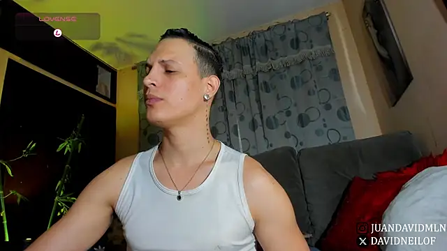 Snapshot of DavidNeill chatting on July 21, 2026, 11:50 pm DavidNeill online show from July 21, 2026, 11:50 pm