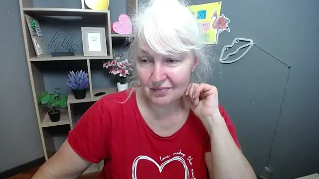 Snapshot of BlondyLeeBest chatting on May 12, 2026, 6:25 pm BlondyLeeBest online show from May 12, 2026, 6:25 pm