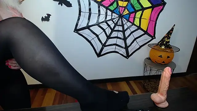 Snapshot of BlondyLeeBest chatting on October 27, 2025, 7:53 am BlondyLeeBest online show from October 27, 2025, 7:53 am