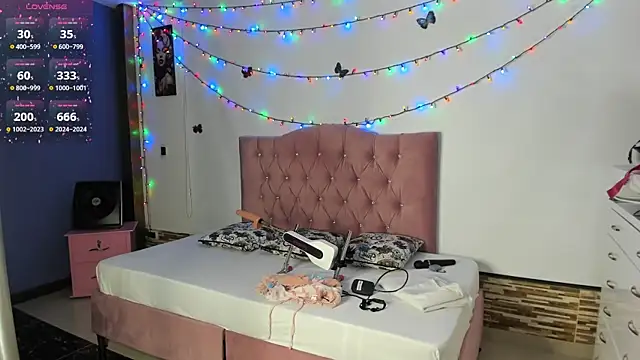 Snapshot of Lissa_Brow chatting on February 22, 2025, 2:50 am Lissa Brow online show from February 22, 2025, 2:50 am