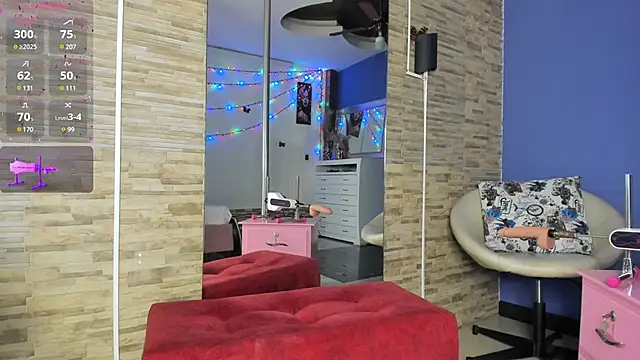 Snapshot of Lissa_Brow chatting on February 18, 2025, 2:16 am Lissa Brow online show from February 18, 2025, 2:16 am